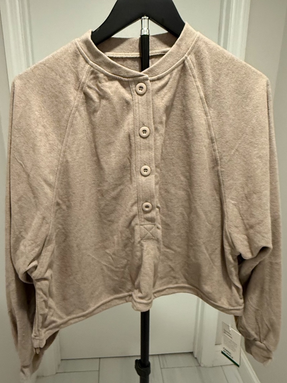 Halara Button-Front Cropped Henley - Picture 2 of 6